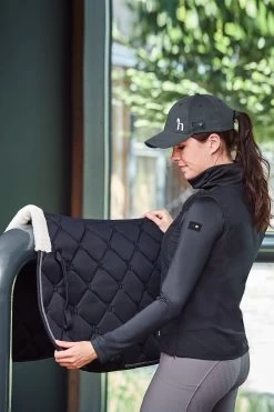 Horze Ghent Vielseitigkeitsschabracke Mit Kunstfell -Pferdebedarf Discounter 17406 VDB 4