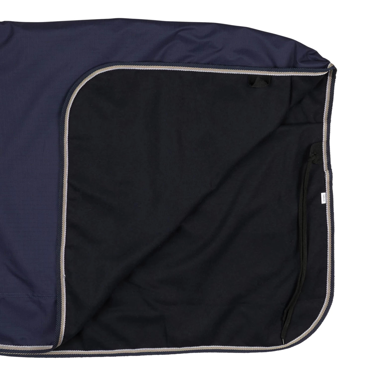 B Vertigo Lachlan 600D Regenreitdecke Mit Woll-Futter 2 B Vertigo Lachlan 600D Regenreitdecke Mit Woll-Futter – Bild 2