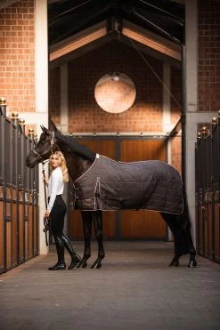 Horze Lucerne Stalldecke, 50g -Pferdebedarf Discounter 24391 080 06