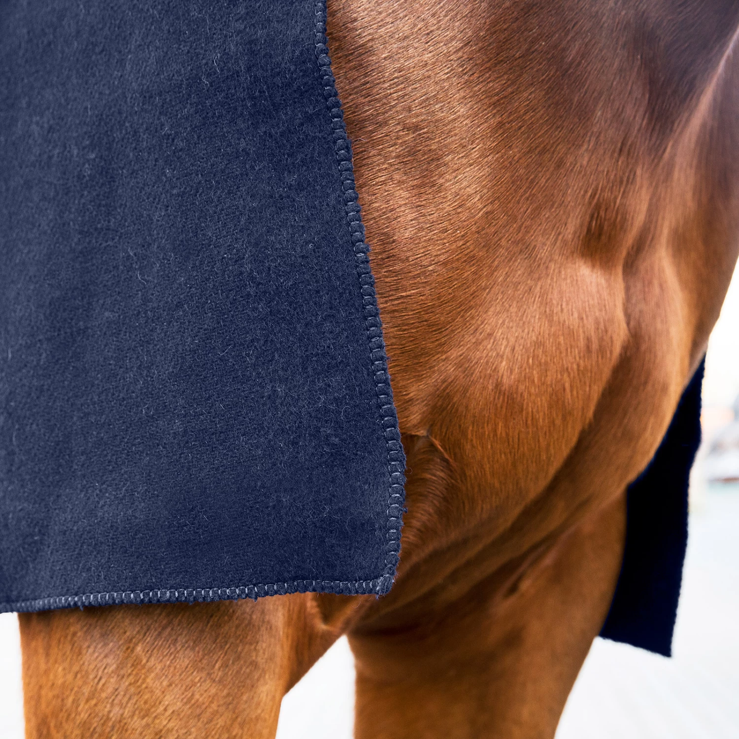 Horze Vail Eckige Woll-Abschwitzdecke 2 Horze Vail Eckige Woll-Abschwitzdecke – Bild 2