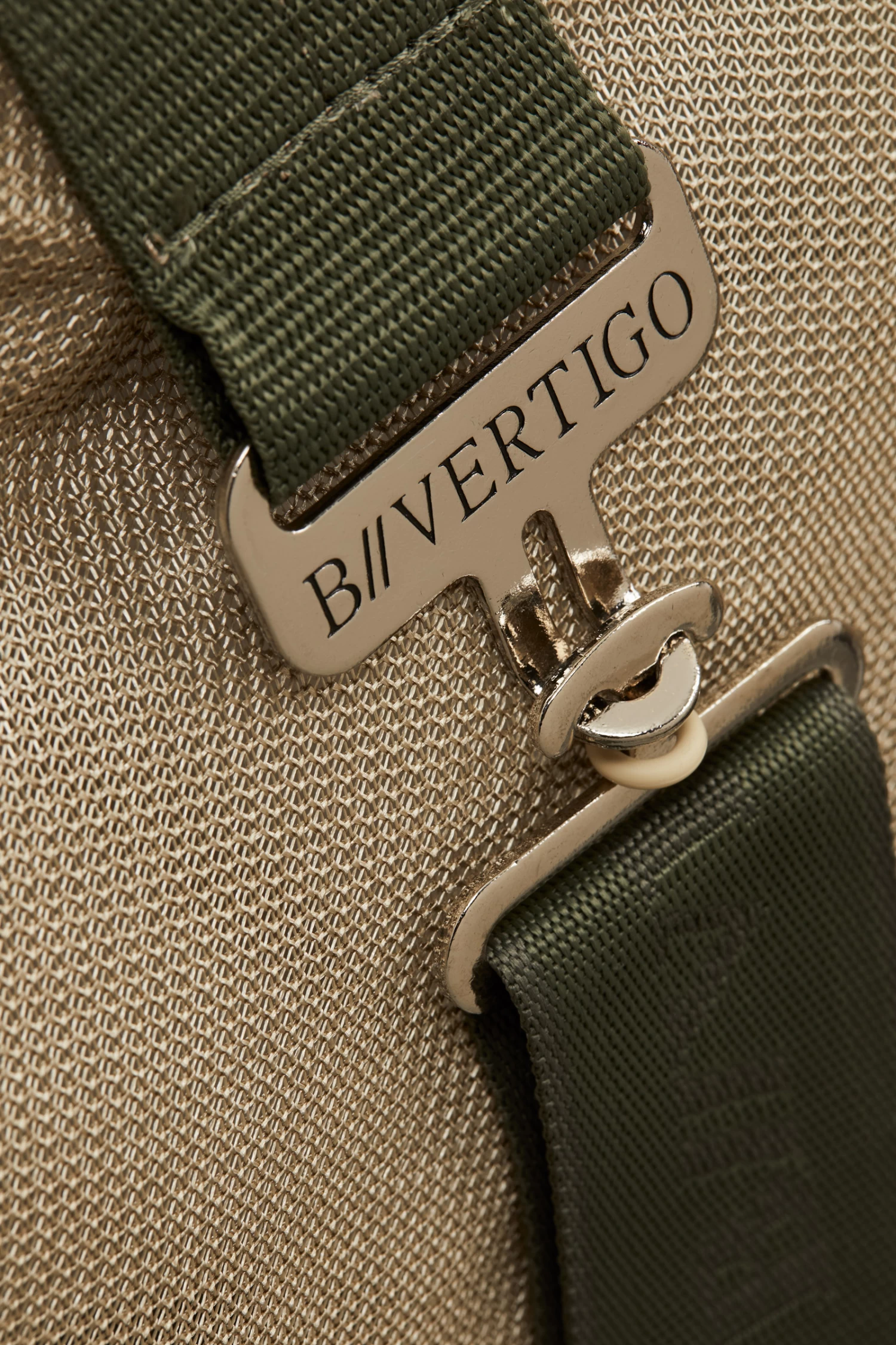 B Vertigo Jordan Combo Mesh Regendecke Mit Abnehmbarem Halsteil 4 B Vertigo Jordan Combo Mesh Regendecke Mit Abnehmbarem Halsteil – Bild 4