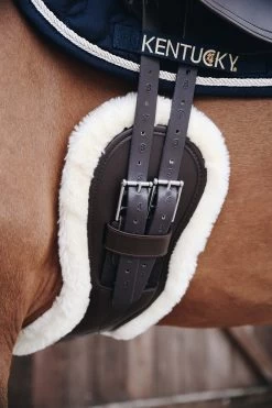 Kentucky Horsewear Anatomischer Lammfell Gurtschoner -Pferdebedarf Discounter 338010 NAT 3