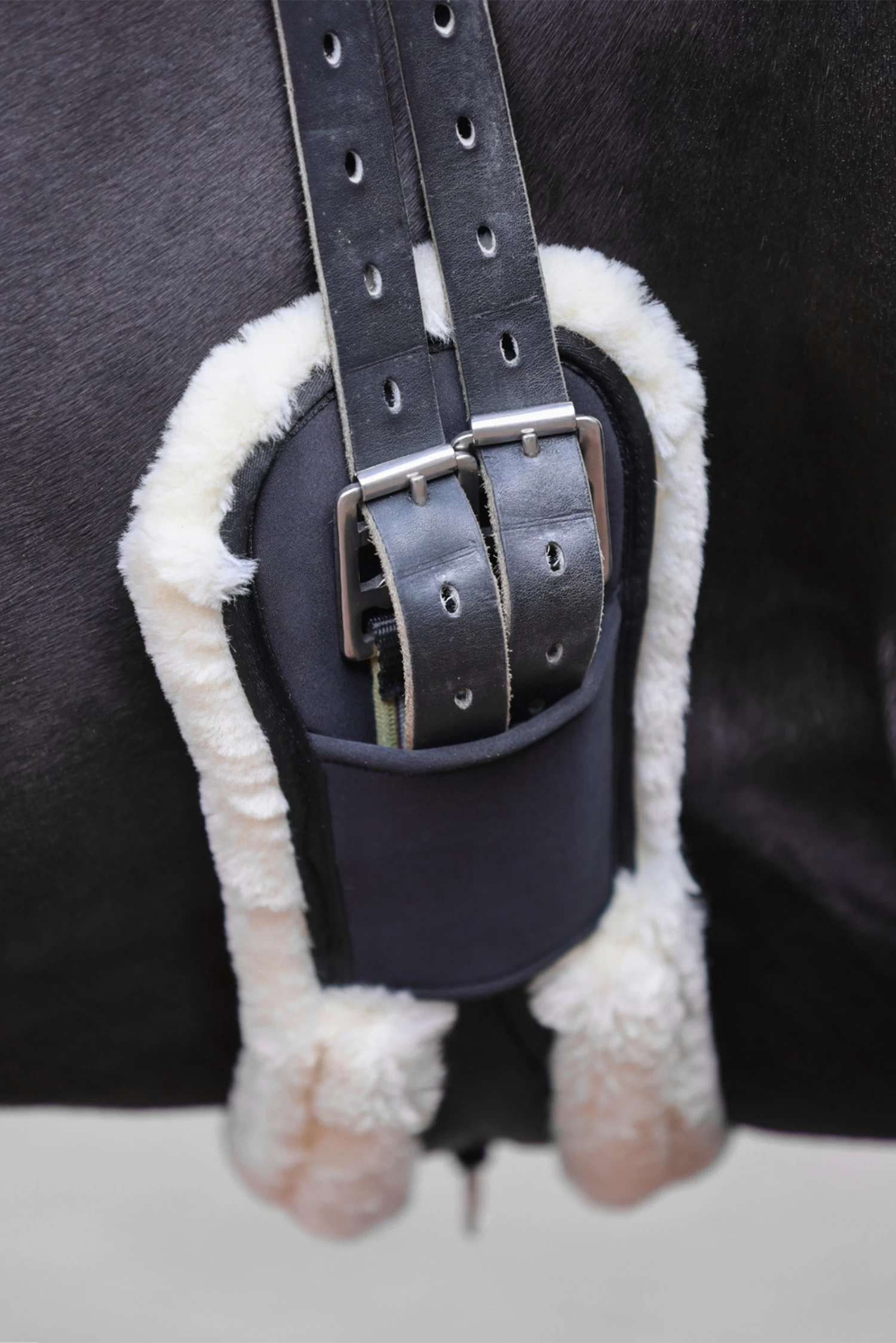 Covalliero Kurzgurt Mit Kunstfell 2 Covalliero Kurzgurt Mit Kunstfell – Bild 2