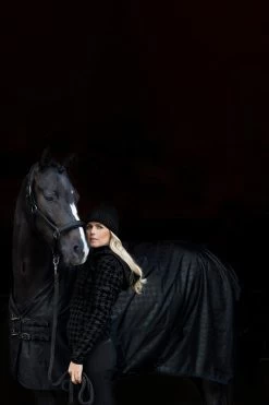 Eskadron Essence 22/23 Alpha 1680 Weidedecke, 150g -Pferdebedarf Discounter 342538 BL 3