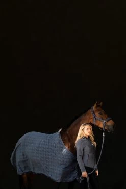 Eskadron Essence 22/23 Fleece Stamp Abschwitzdecke -Pferdebedarf Discounter 342553 DLB 5