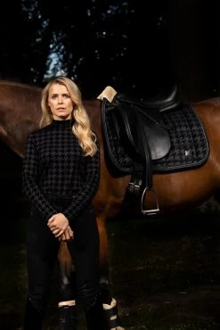 Eskadron Essence 22/23 Velvet Stamp Dressurschabracke -Pferdebedarf Discounter 342578 BL 3