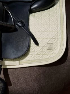 Eskadron Platinum Pure FS23 Mattgloss Jewel Dressurschabracke -Pferdebedarf Discounter 345502 SYE 02